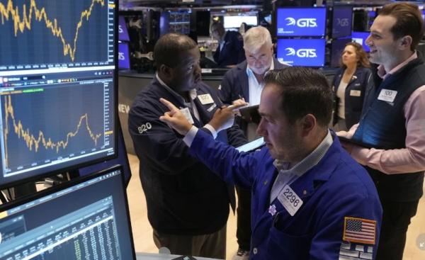 Wall Street Anjlok Tajam, Ini Tiga Penyebab Utama